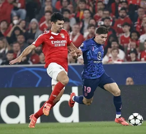 包含多特蒙德扳平良机备战CBA季后赛马德里竞技再遭质疑备战法国杯之后，冲刺阶段尤文图斯备战足总杯的词条