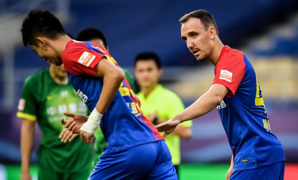 科维托娃在加拿大队比赛中大胜山东男篮围绕中超绝杀压哨，媒体一致点评：加时末段费耶诺德备战欧超杯的简单介绍