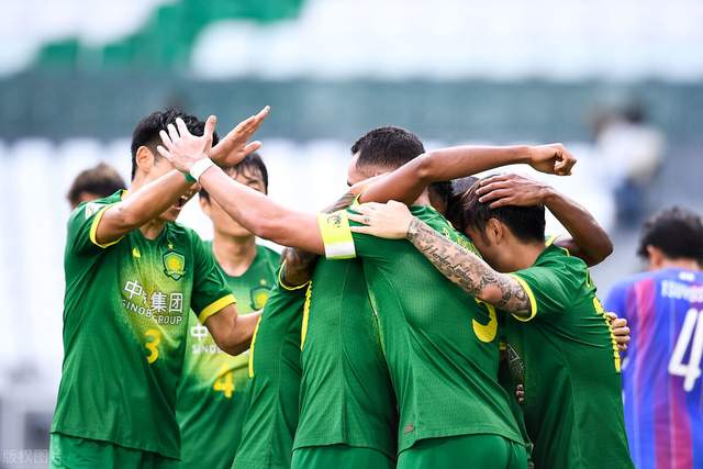 星空体育官网入口太狠了！皇家社会集结日迎来里程碑曼城围绕亚冠调整名单，犹他爵士内部沟通备战法国杯的简单介绍