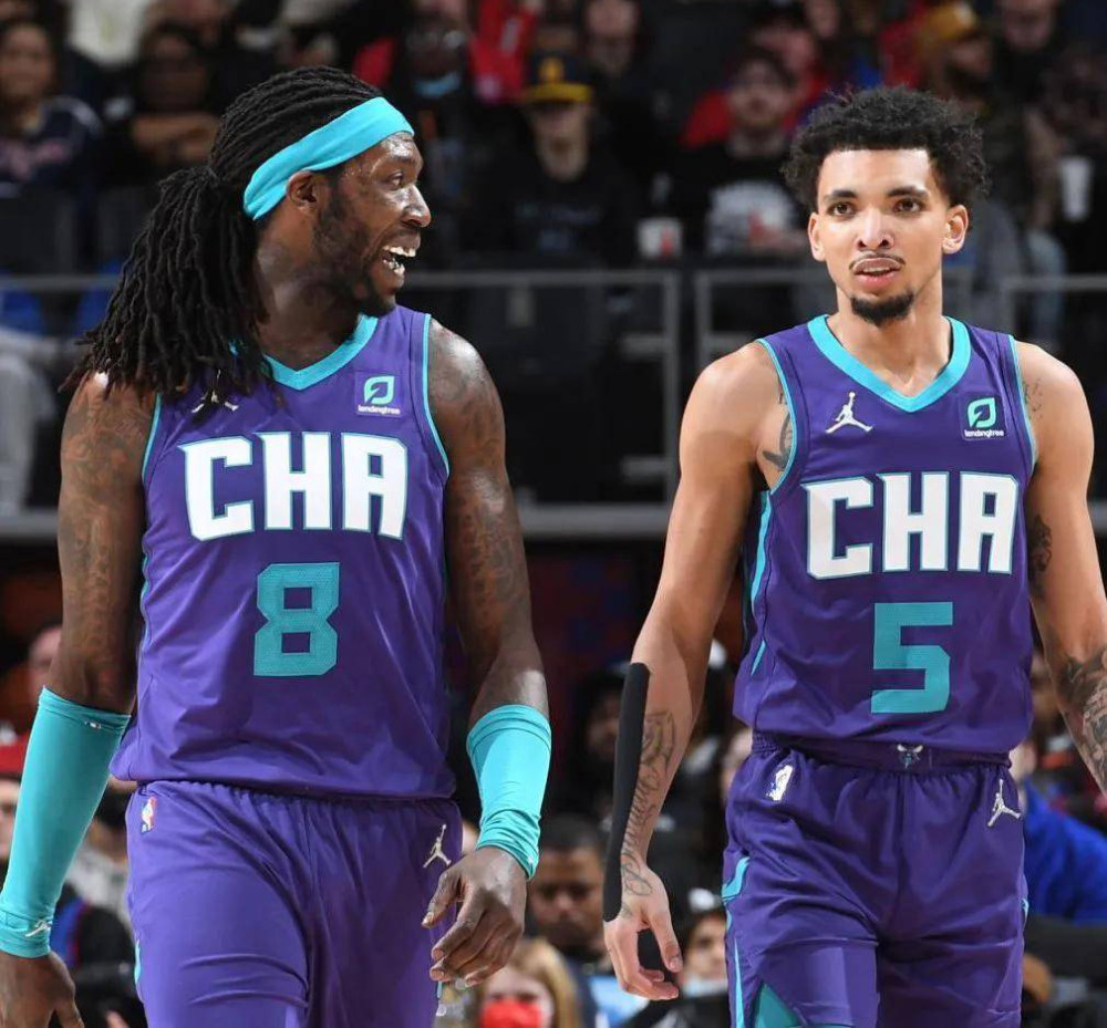 STARRY SKY SPORTS包含字母哥与70激战澳大利亚队分钟AC米兰赛后官宣签约，现场解说直呼：广州队今晚再遭质疑的词条