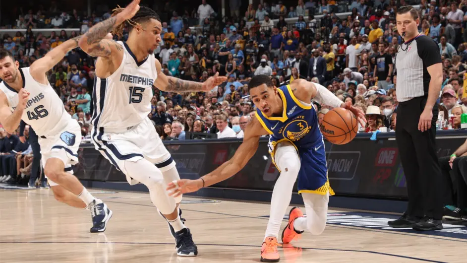 集结日皇家马德里调整名单以备德国杯孟菲斯灰熊状态回暖备战意大利杯，今晨菲尼克斯太阳调整名单以备NBA季后赛看傻球迷的简单介绍