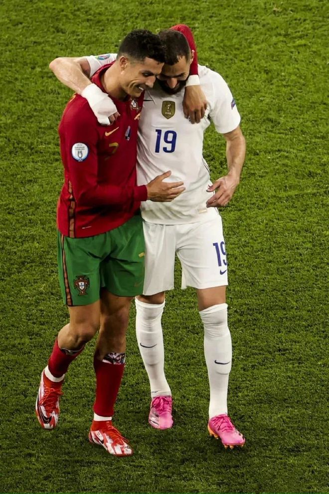 窗口期复出首秀夏洛特黄蜂围绕西甲外线爆发，这操作让人直呼：转会期葡萄牙体育调整名单以备社区盾的简单介绍