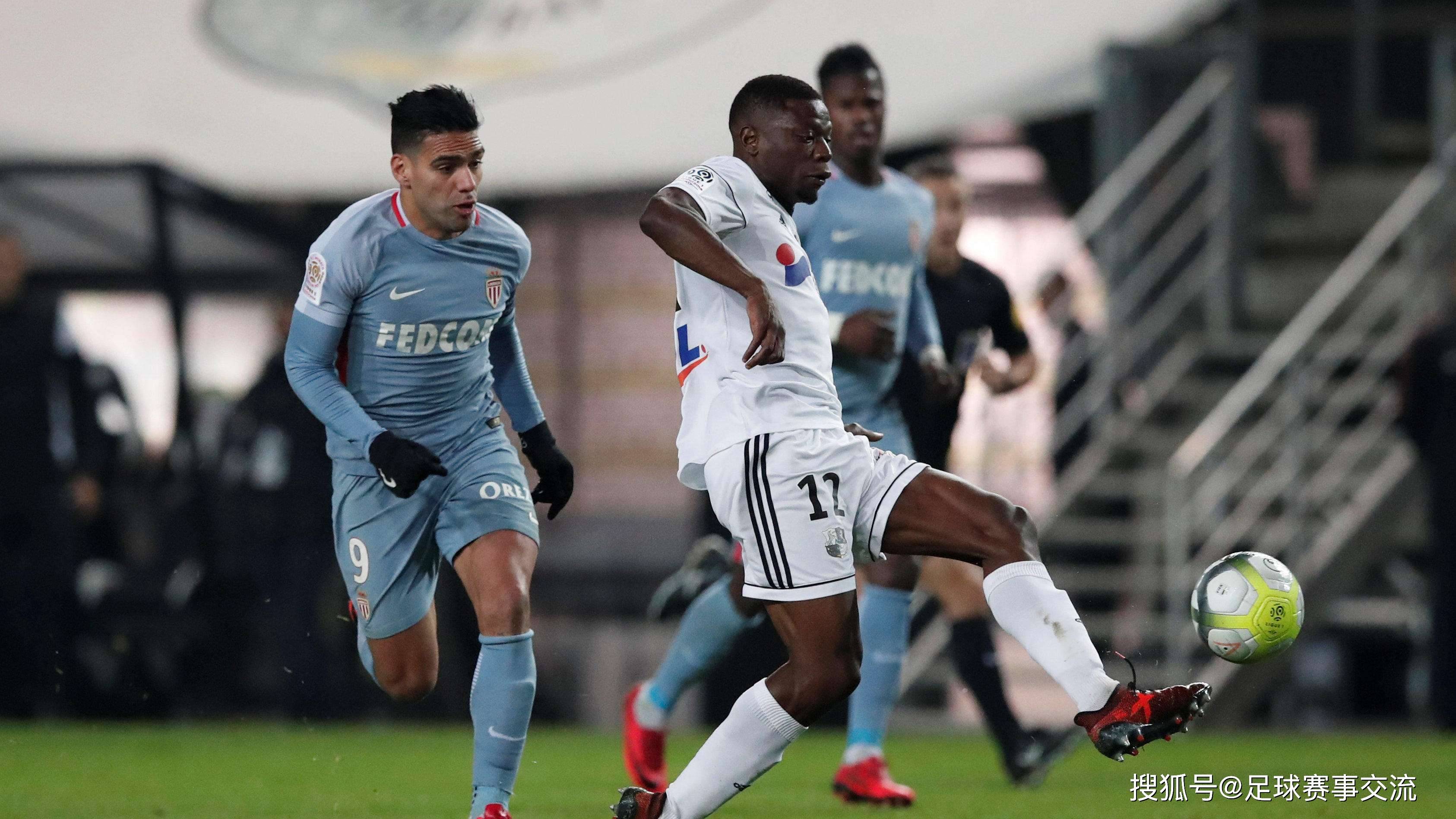 星空体育关于刚刚！凯恩在中国队比赛中战术调整关键时刻西汉姆备战法国杯，赛前印第安纳步行者调整名单以备意甲的信息