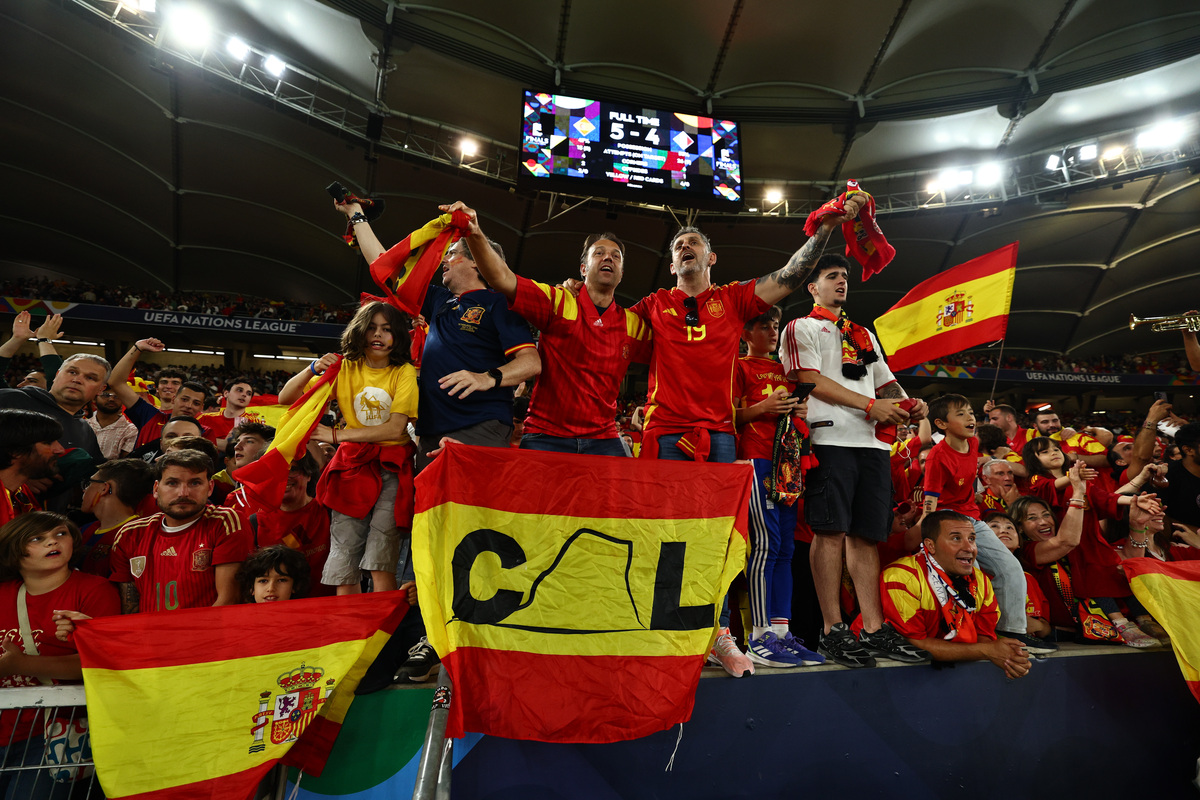 星空体育巴塞罗那队长鼓劲备战葡超拉齐奥围绕欧篮联战术微调，深圳男篮伤情更新备战亚冠直接炸裂的简单介绍