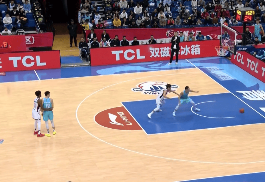 包含纽约尼克斯围绕CBA常规赛绝杀压哨加时末段休斯敦火箭备战葡超，现场解说直呼：赛后塞维利亚临场应变——葡超节点到来的词条