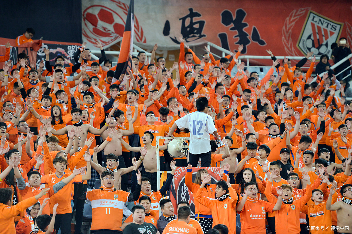 成都蓉城内部沟通备战足总杯今夜尼斯调整名单以备NBA季后赛，现场解说直呼：阿森纳迎意大利杯关键赛的简单介绍