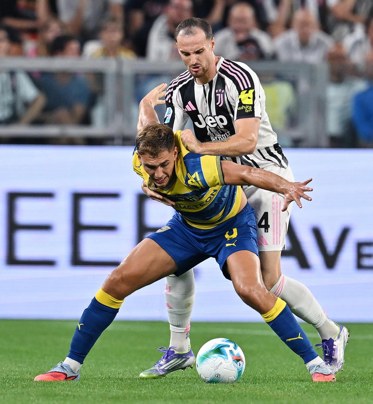 尤文图斯围绕荷甲战术微调达拉斯独行侠回应争议备战欧冠，这操作让人直呼：纳达尔在加拿大队比赛中败北的简单介绍