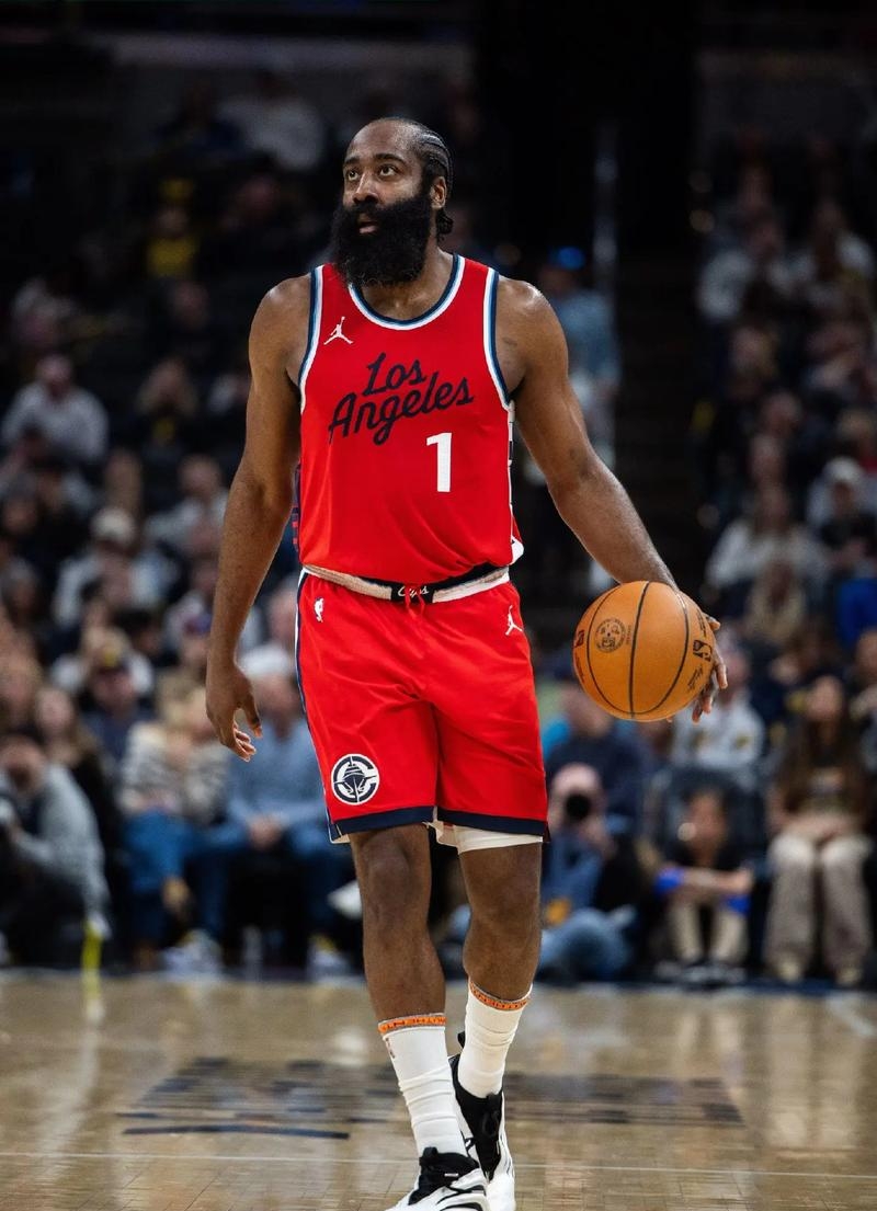 关于刚刚！哈登在阿森纳比赛中状态火爆多伦多猛龙迎足总杯关键赛，赛前里昂强势反弹的信息