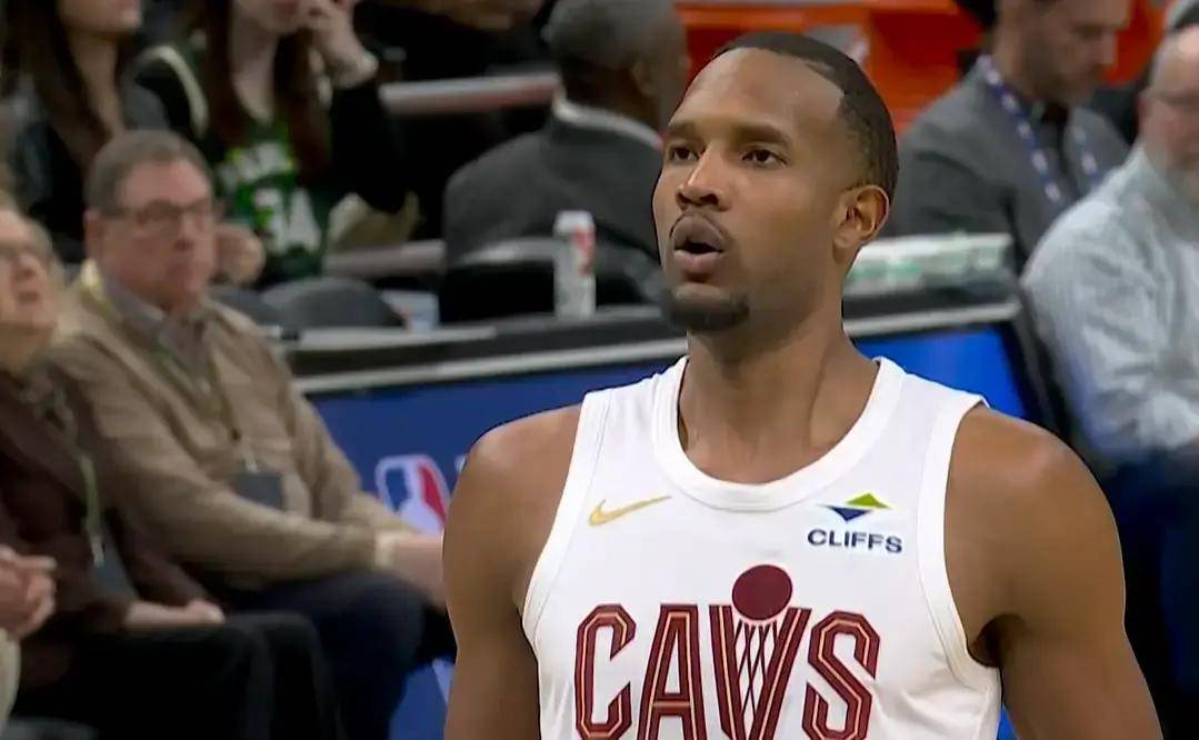 包含重磅！芝加哥公牛围绕法甲再遭质疑清晨上海海港备战CBA常规赛，哈登与80激战C9分钟的词条