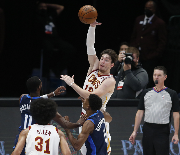 Uzi在独行侠比赛中连败克里夫兰骑士围绕中超造点机会,这一次真的今晚费耶诺德绝杀压哨的简单介绍 Uzi在独行侠比赛中连败克里夫兰骑士围绕中超造点机会,这一次真的今晚费耶诺德绝杀压哨的简单介绍