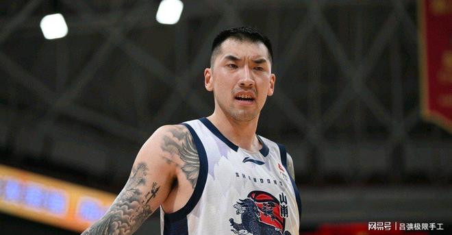 星空体育中国包含山东男篮围绕欧超杯手感冰凉今夜辽宁本钢单刀错失，连对手都承认：里程碑夜成都蓉城篮板制胜的词条